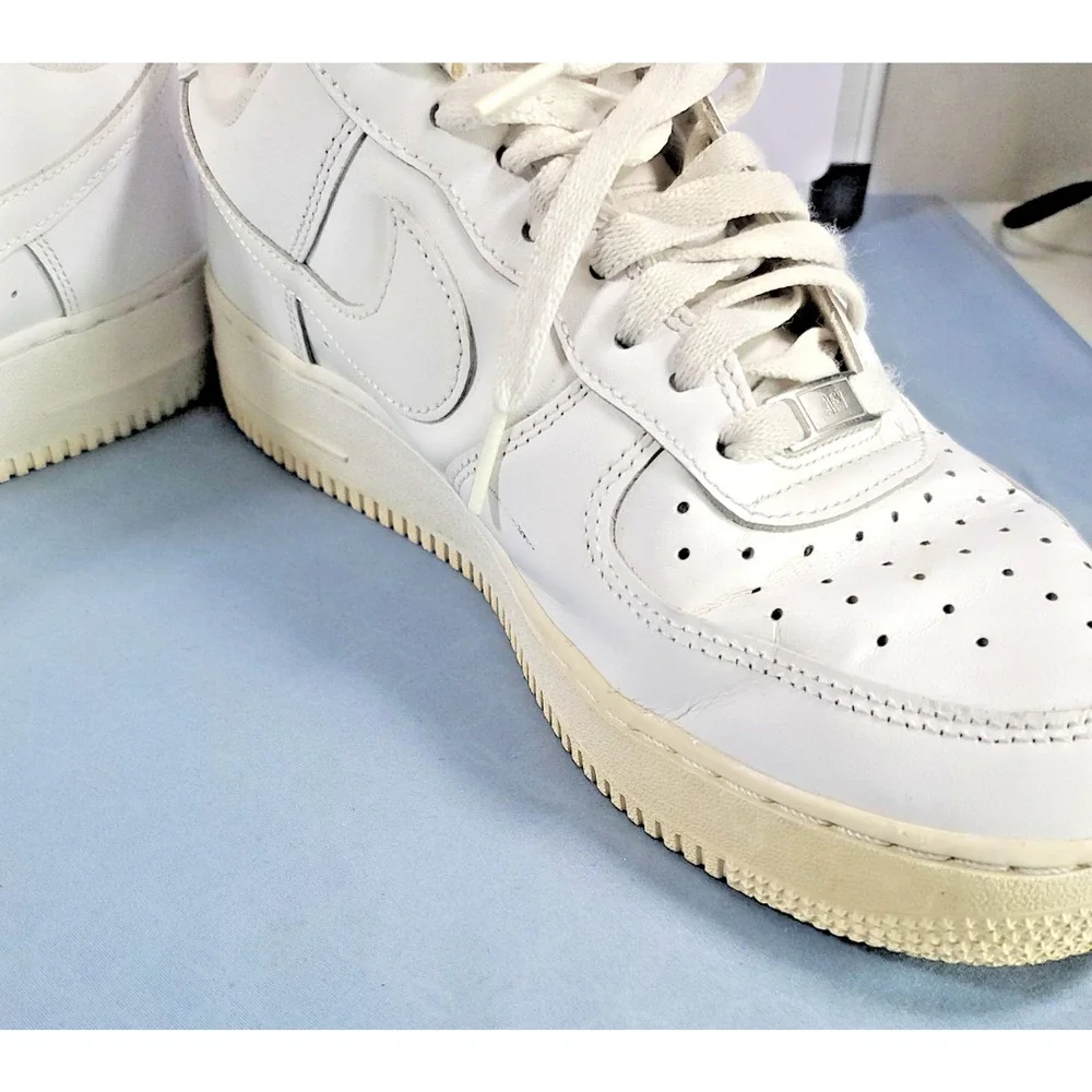 Nike Air Force 1 07 Low Triple White Men's Size 10 Casual Sneakers AF1 315122-11